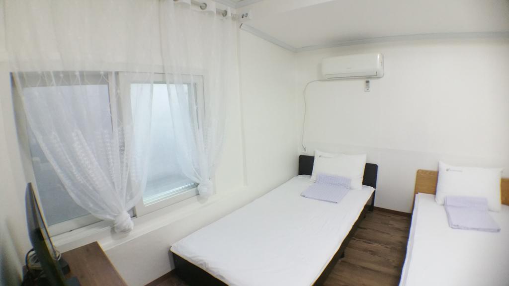 24 Guesthouse Sinchon Hongdae Σεούλ Εξωτερικό φωτογραφία