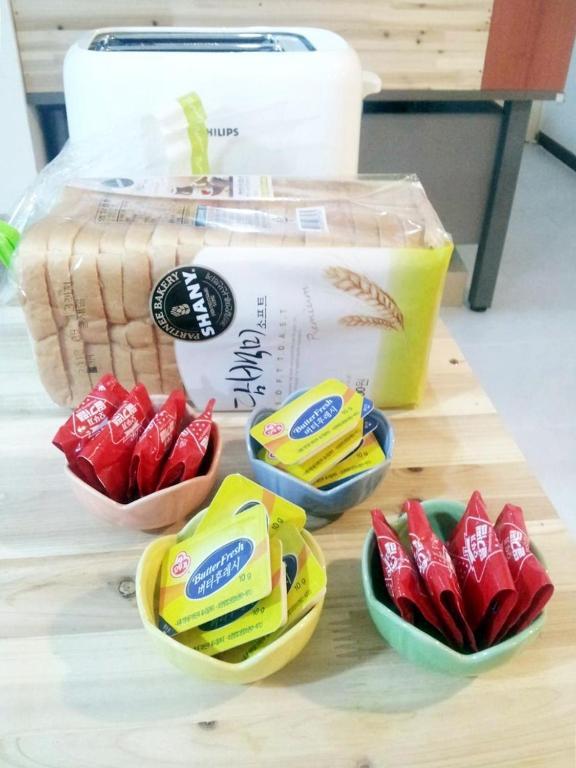 24 Guesthouse Sinchon Hongdae Σεούλ Εξωτερικό φωτογραφία